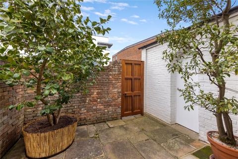 2 bedroom terraced house for sale, Trinity Churchyard, Guildford, Surrey, GU1