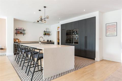 69 Ingrebourne Gardens, Upminster, RM14 1BN