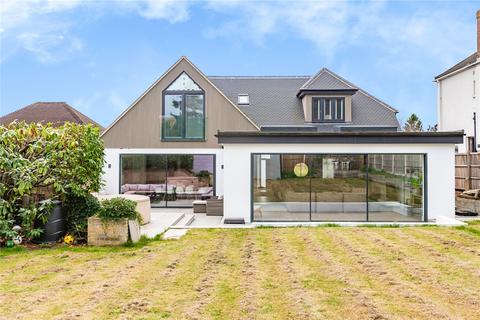 69 Ingrebourne Gardens, Upminster, RM14 1BN