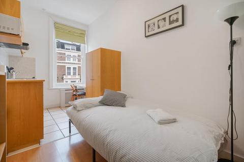 Studio to rent, Penywern Road, Earls Court, London SW5