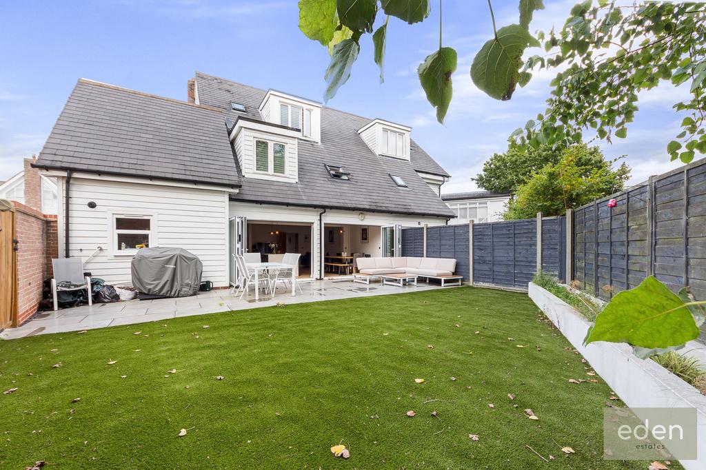 Rougemont, Kings Hill, ME19 4 bed semidetached house for sale £600,000