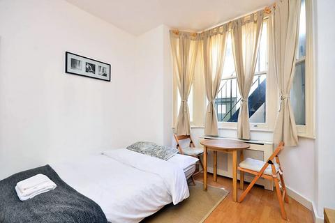 Studio to rent, Fairholme Road, West Kensington, London W14