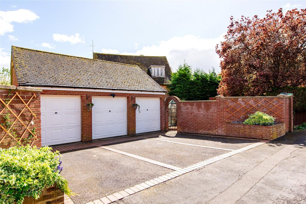 Triple Garage