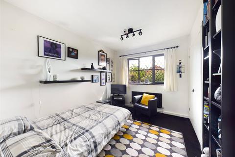 10 Bonner Walk, Grays, RM16 6PW