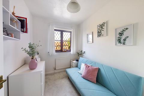 10 Bonner Walk, Grays, RM16 6PW