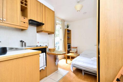 Studio to rent, Fairholme Road, West kensington, London, W14