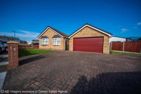 2 bedroom bungalow for sale - Queensland Road, Hartlepool