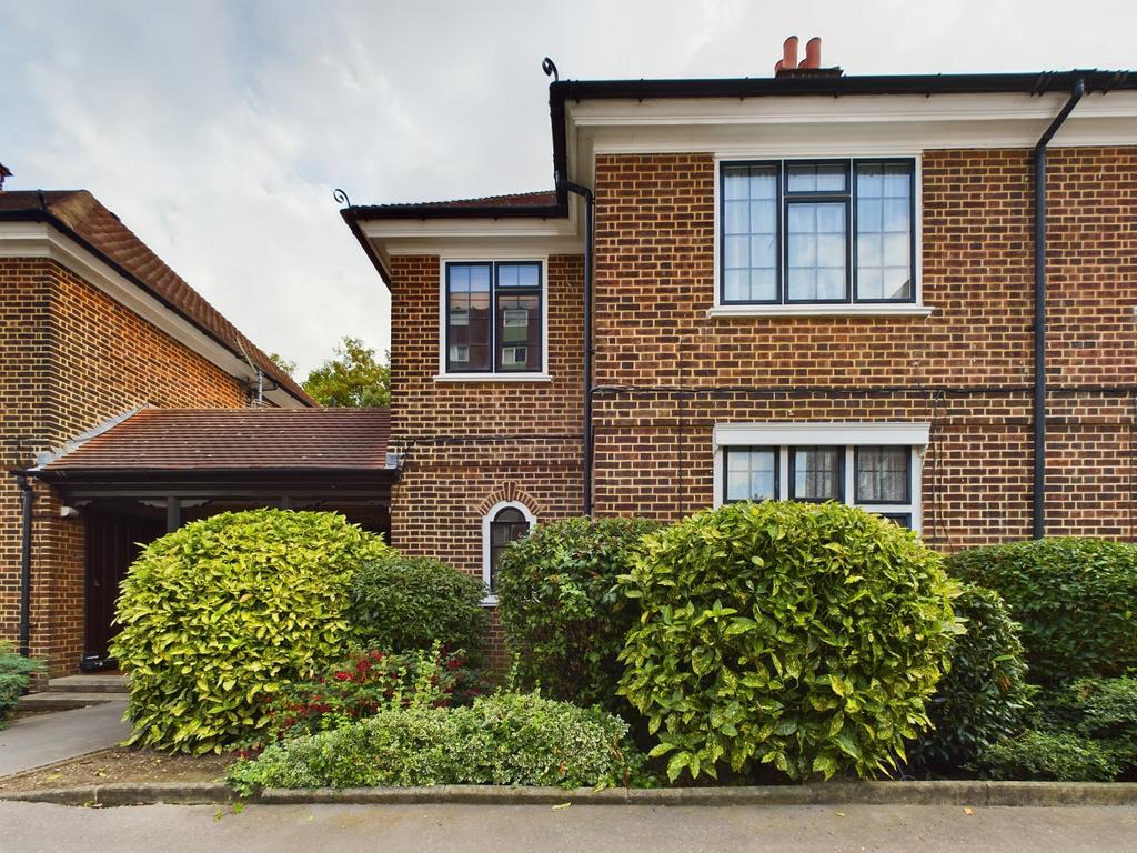 Southend Road, Beckenham, Kent, BR3 Studio £925 pcm (£213 pw)