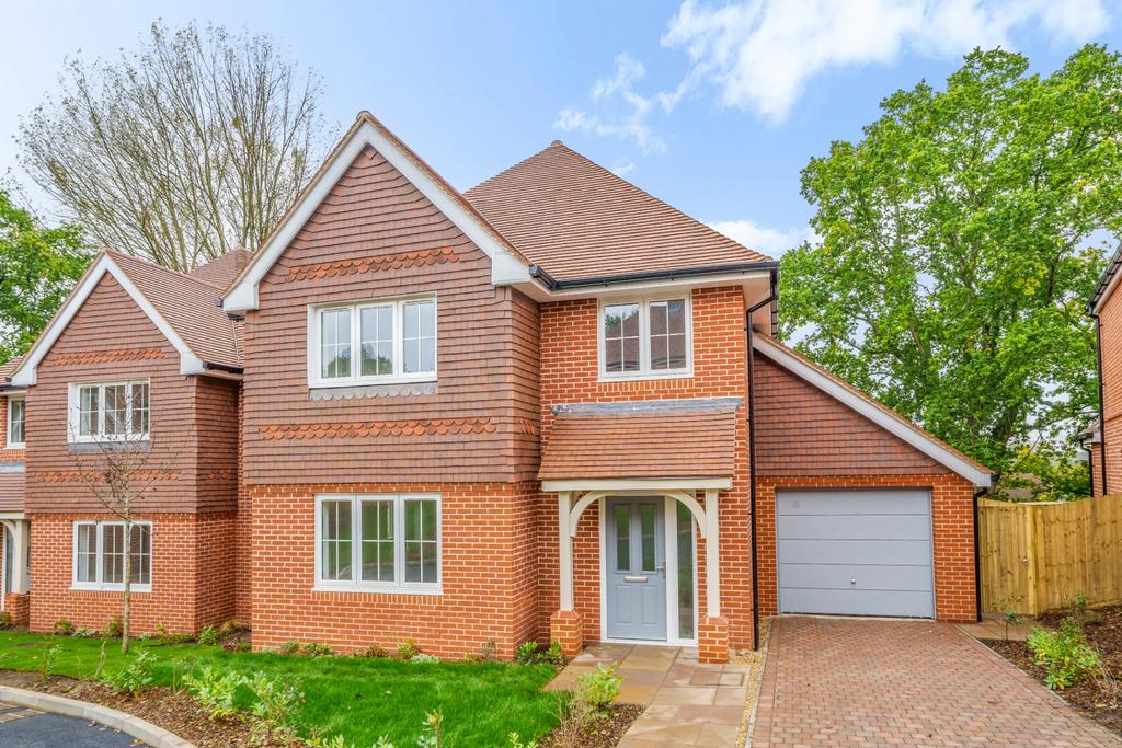 Osprey Place, Cupernham Lane, Romsey 4 bed detached house for sale £
