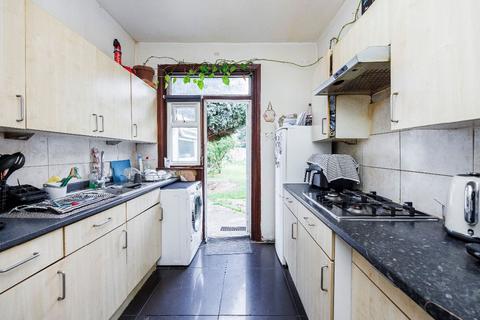 3 bedroom terraced house for sale, Ilford IG2