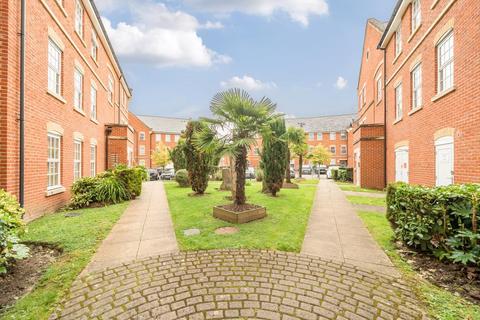 2 bedroom apartment to rent, Florey Gardens,  Aylesbury,  HP20