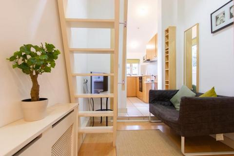 Studio to rent, Penywern Road, Earls Court, London SW5