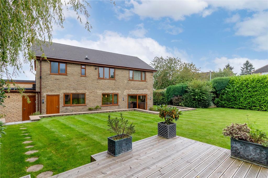 Dorchester Road, Fixby, Huddersfield, HD2 5 bed detached house for sale £725,000