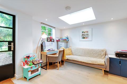 4 bedroom semi-detached house for sale, Hutchings Walk, Hampstead Garden Suburb