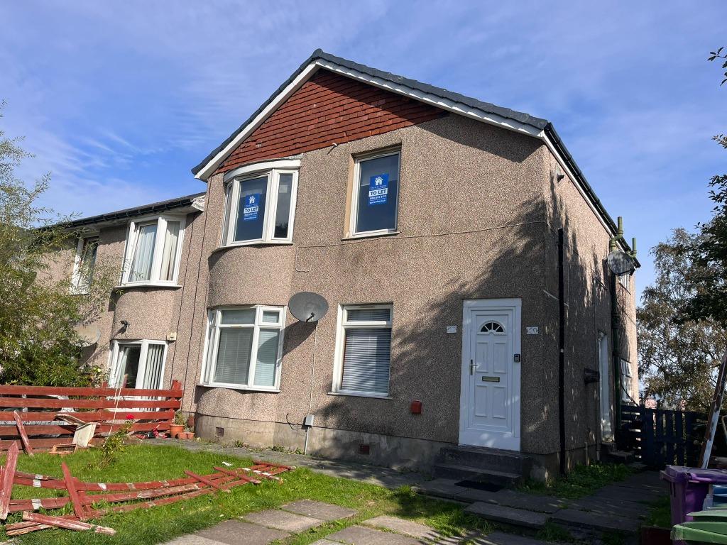 Montford Avenue, Kings Park, Glasgow... 3 bed flat £875 pcm (£202 pw)
