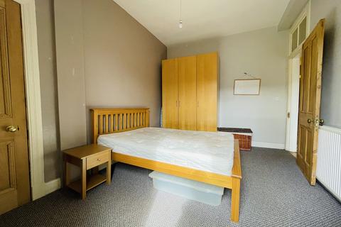 2 bedroom flat to rent, Slateford Road, Edinburgh EH11