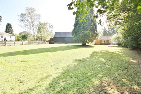 3 bedroom bungalow to rent, Martyrs Lane, Woking, Surrey, GU21