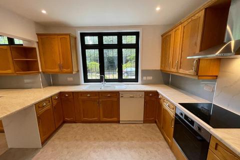 6 bedroom detached house to rent - New Dover Road, Canterbury