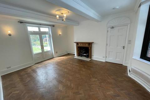 6 bedroom detached house to rent - New Dover Road, Canterbury