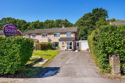 101 Applegarth Avenue, Guildford, GU2 8LT