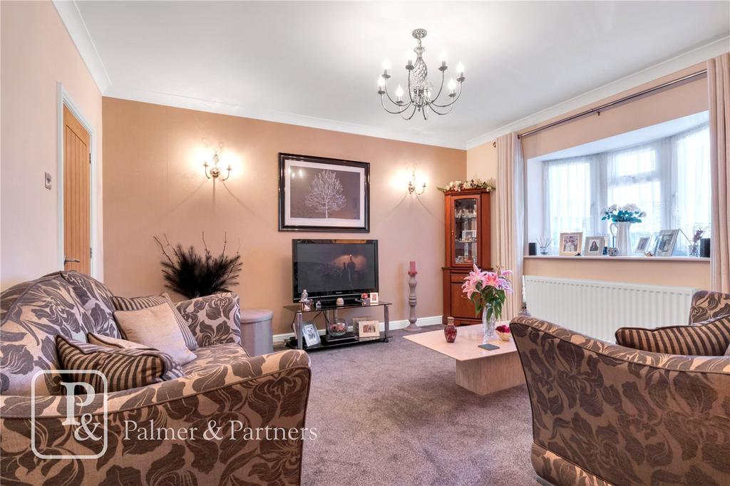 Frating Road, Great Bromley, Colchester, Essex, CO7 2 bed bungalow for