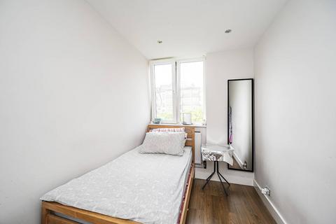 3 bedroom flat for sale, Malta Street, Clerkenwell, London, EC1V