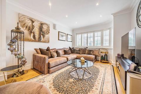 1 Wychwood Close, Edgware, HA8 6TE