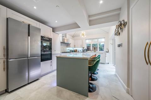 1 Wychwood Close, Edgware, HA8 6TE