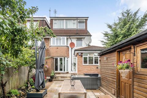 1 Wychwood Close, Edgware, HA8 6TE
