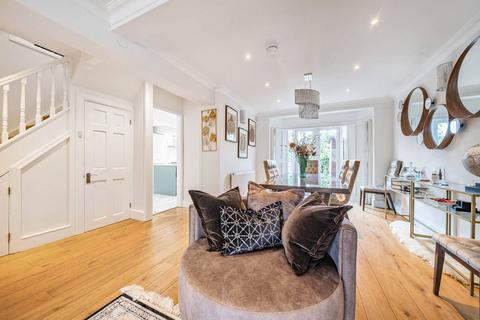 1 Wychwood Close, Edgware, HA8 6TE