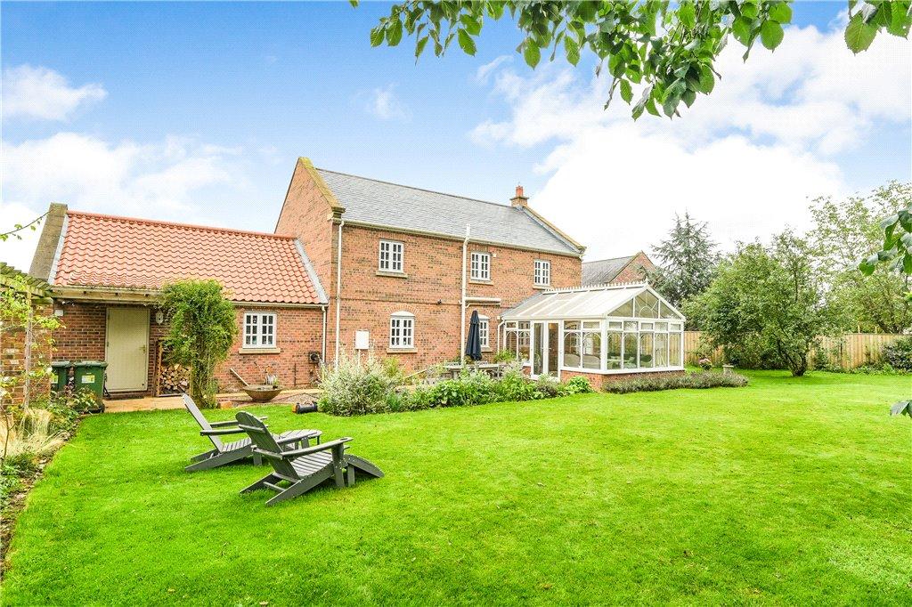 Sutton Howgrave, Bedale, North Yorkshire 4 bed equestrian property £