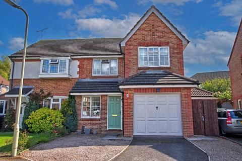 3 bedroom semi-detached house for sale - Clanfield, Waterlooville PO8