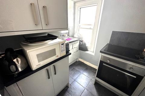 1 bedroom flat for sale, 15-17 Honey Street, Bodmin, Cornwall, PL31