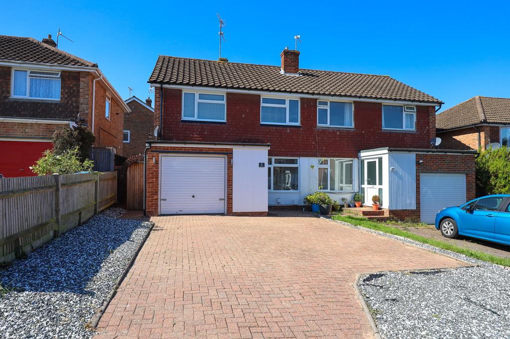 Millbank, Burgess Hill, RH15 3 bed semidetached house for sale £400,000