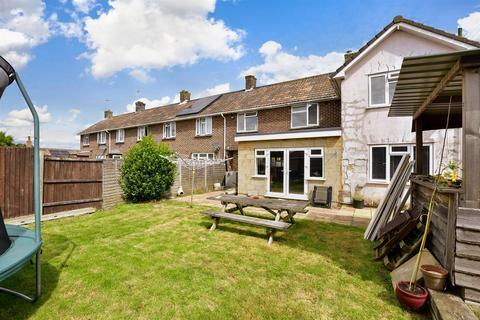 5 Greenfields, Sellindge, Ashford, TN25 6HE