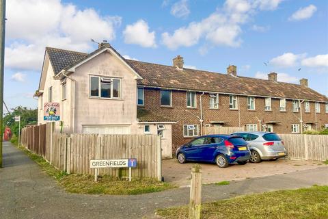 5 Greenfields, Sellindge, Ashford, TN25 6HE