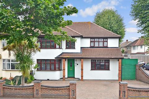 5 bedroom semi-detached house for sale, Farm Way, Hornchurch, Essex