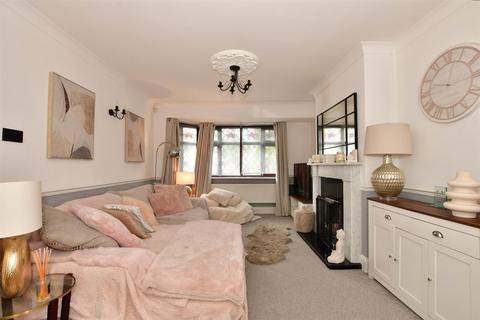 5 bedroom semi-detached house for sale, Farm Way, Hornchurch, Essex