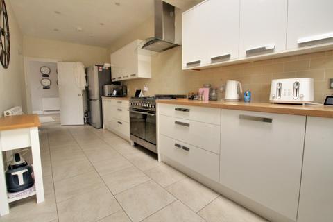 4 bedroom semi-detached house for sale - MURIEL ROAD, WATERLOOVILLE
