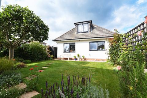 2a Pine Close, Barton On Sea, New Milton, BH25 7NZ