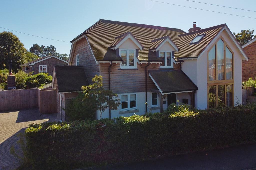 CHERRYGARTH ROAD, CATISFIELD 4 bed detached house for sale £699,950