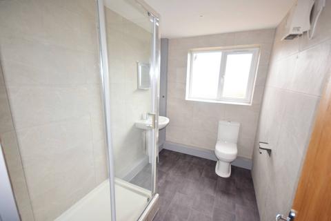 2 bedroom flat to rent, Clifton road SO15