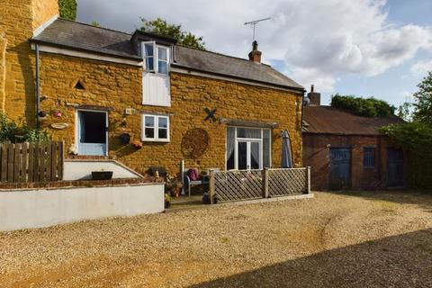 2 bedroom semi-detached house for sale - Rockingham Road, Cottingham, Market Harborough, Leicestershire, LE16 8XS