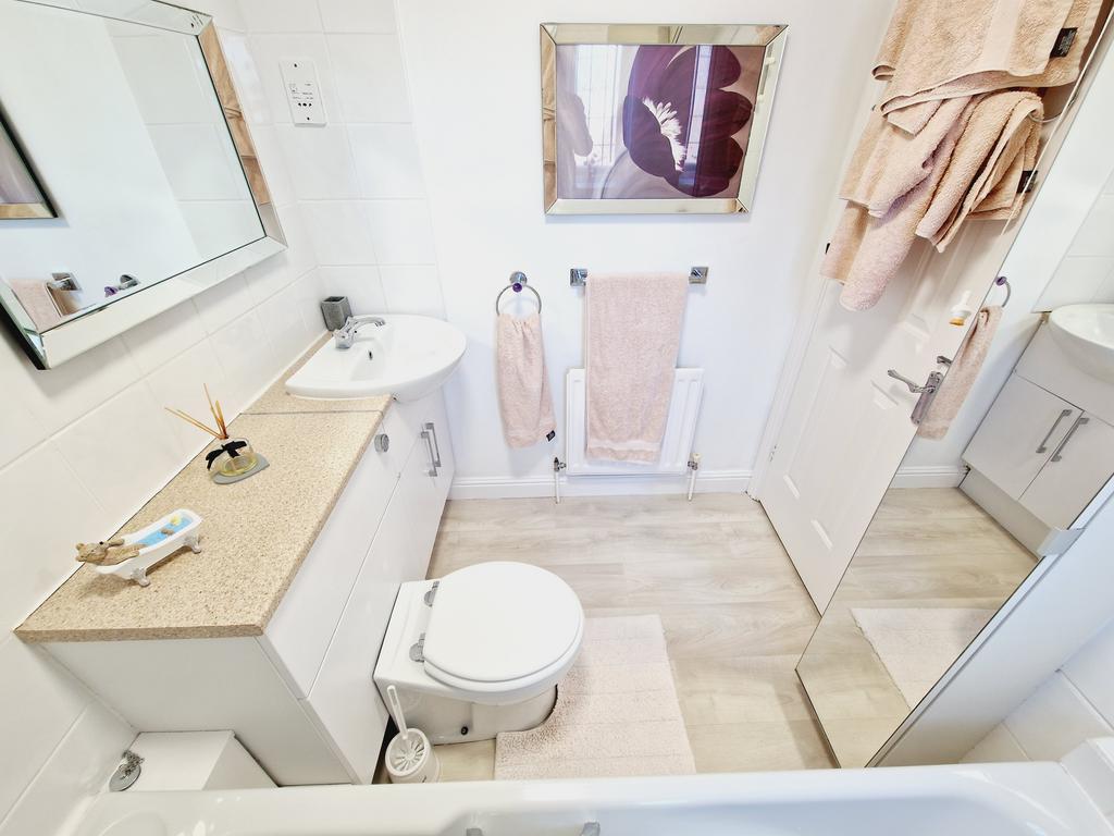 Main family bathroom