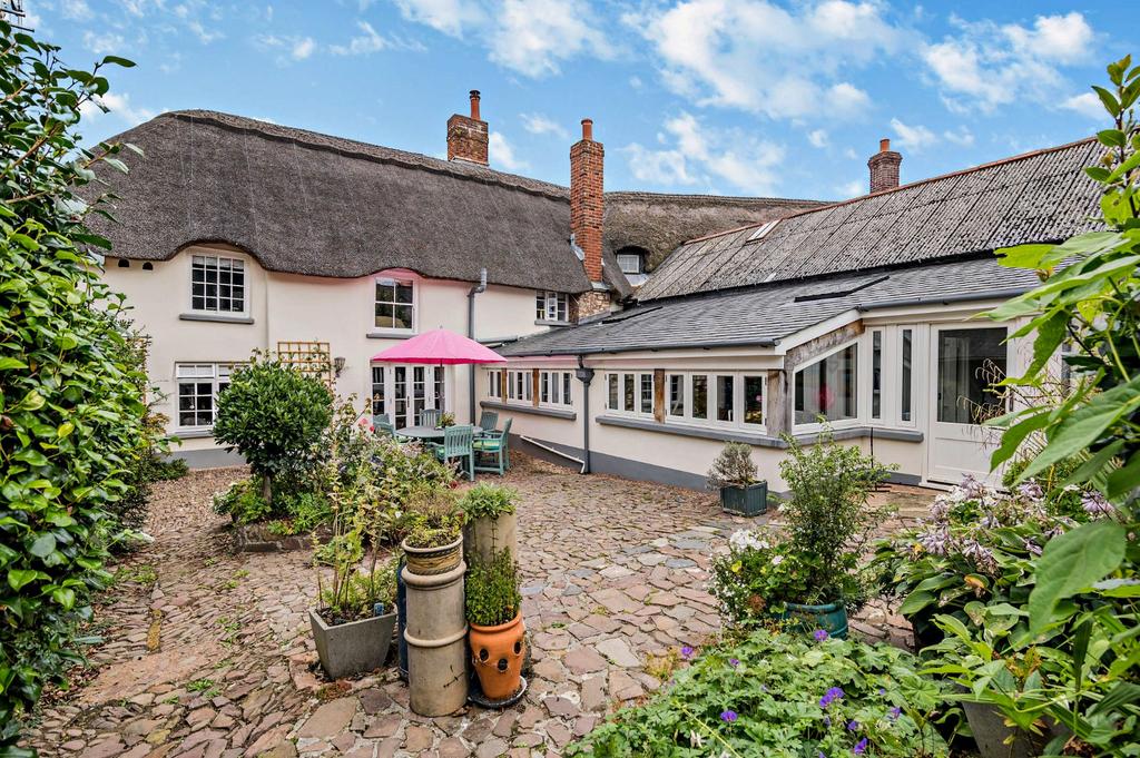 Fore Street, Witheridge, Tiverton, Devon 5 bed semidetached house for