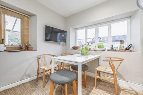 6 bedroom detached house to rent, Chapel Street, Moreton In Marsh