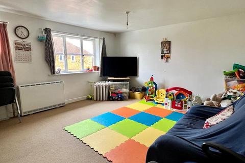 2 bedroom flat for sale, East Stour Way, Willesborough, Ashford, Kent, TN24