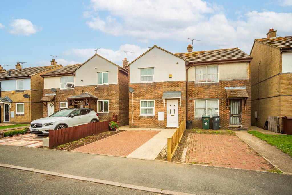 Beazley Court, Newtown, Ashford, Kent, TN24 2 bed semidetached house