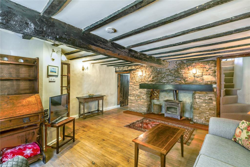 Gloucester Street, Cirencester, Gloucestershire, GL7 3 bed terraced