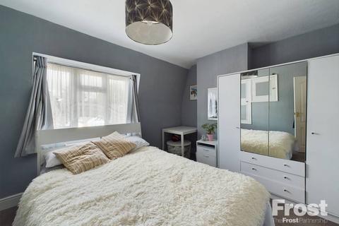 3 bedroom semi-detached house for sale, Farm Road, Staines-upon-Thames, Surrey, TW18